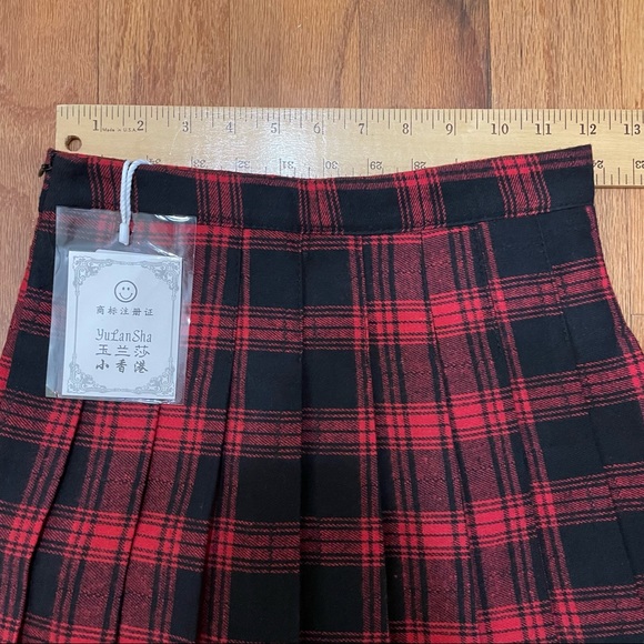 Red Plaid Pleated Skirt W/ Shorts Junior Small Xiao Xiang Gang NWT K POP aespa - Picture 11 of 13